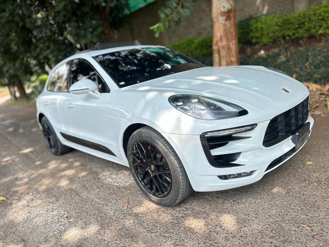 2017 Porsche PORSCHE MACAN GTS photo 17