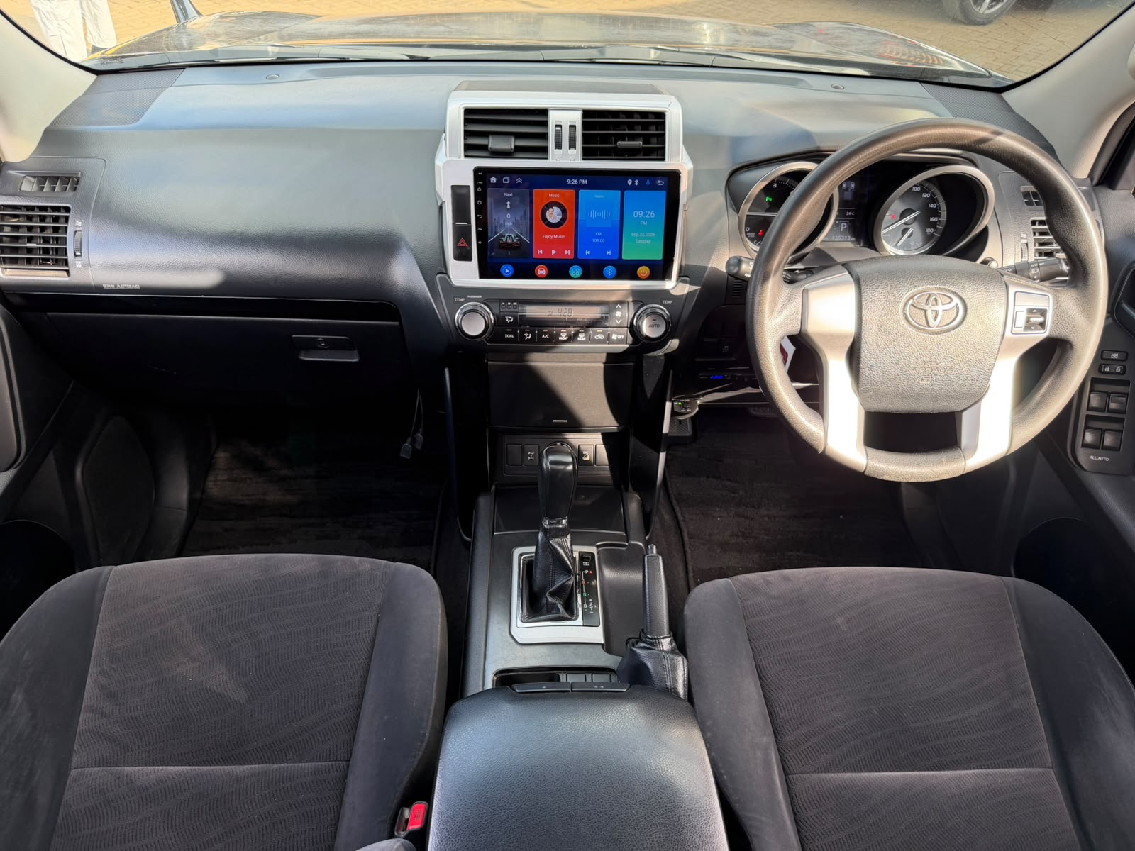 2016 Toyota Land Cruiser Prado J150 photo 9