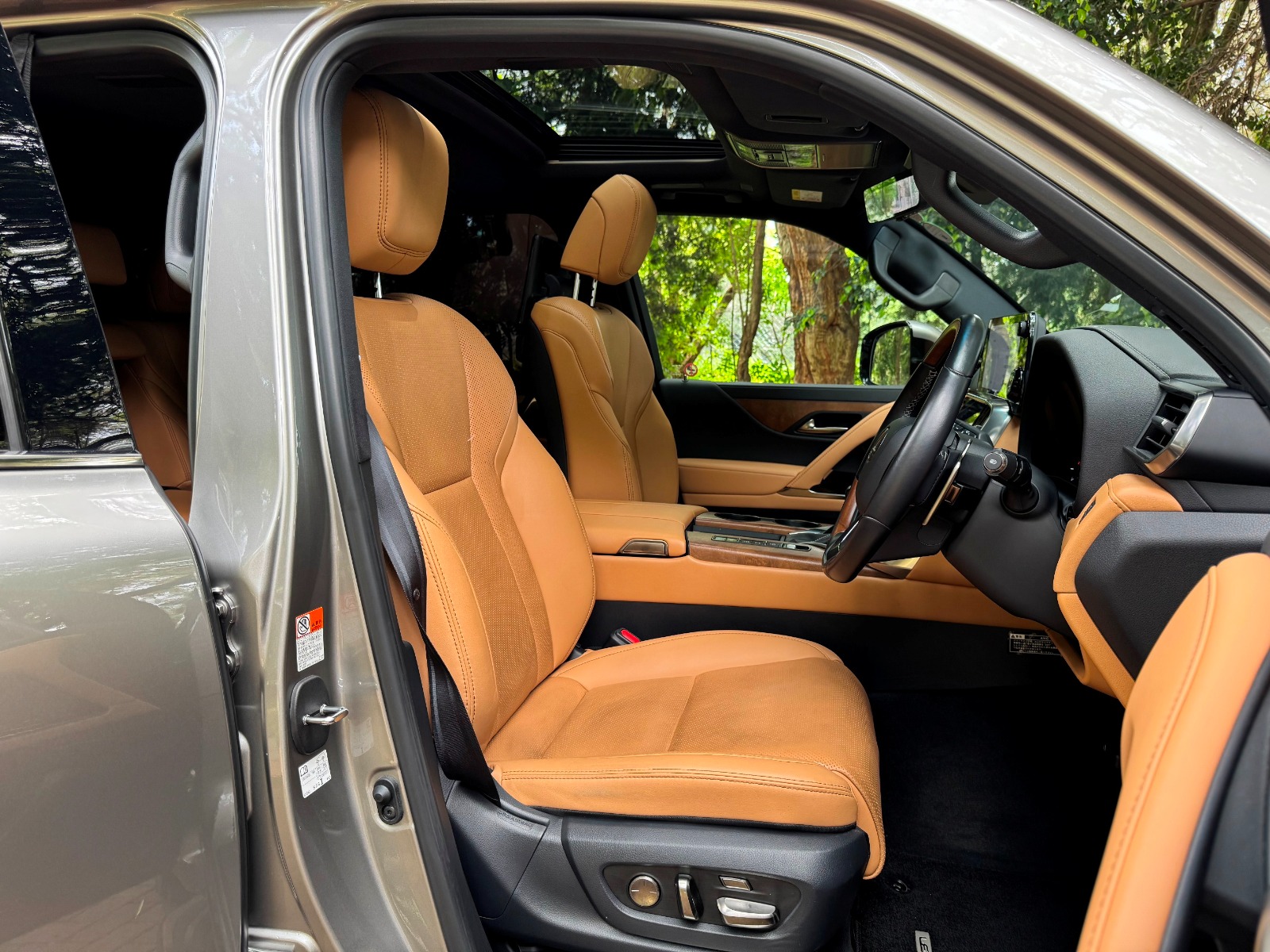 2023 Lexus LX600 photo 8