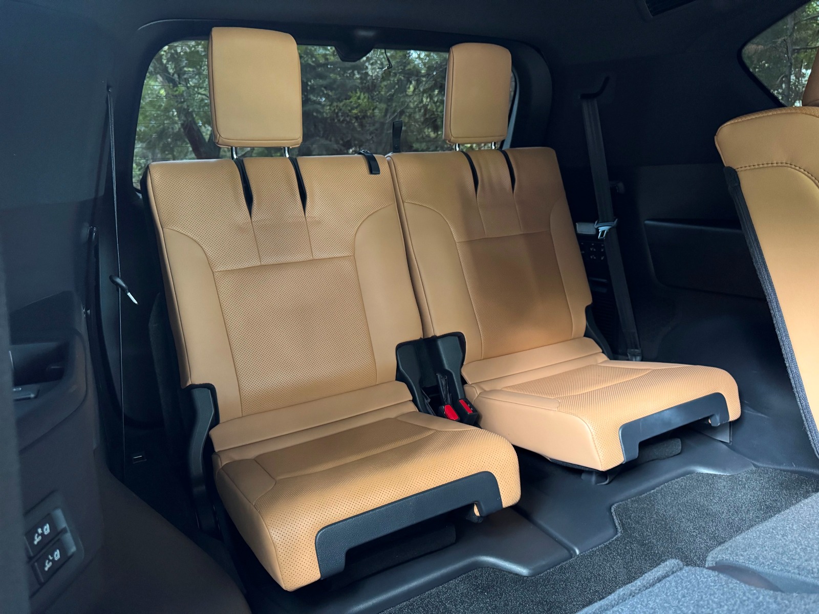 2022 Lexus LX600 photo 6
