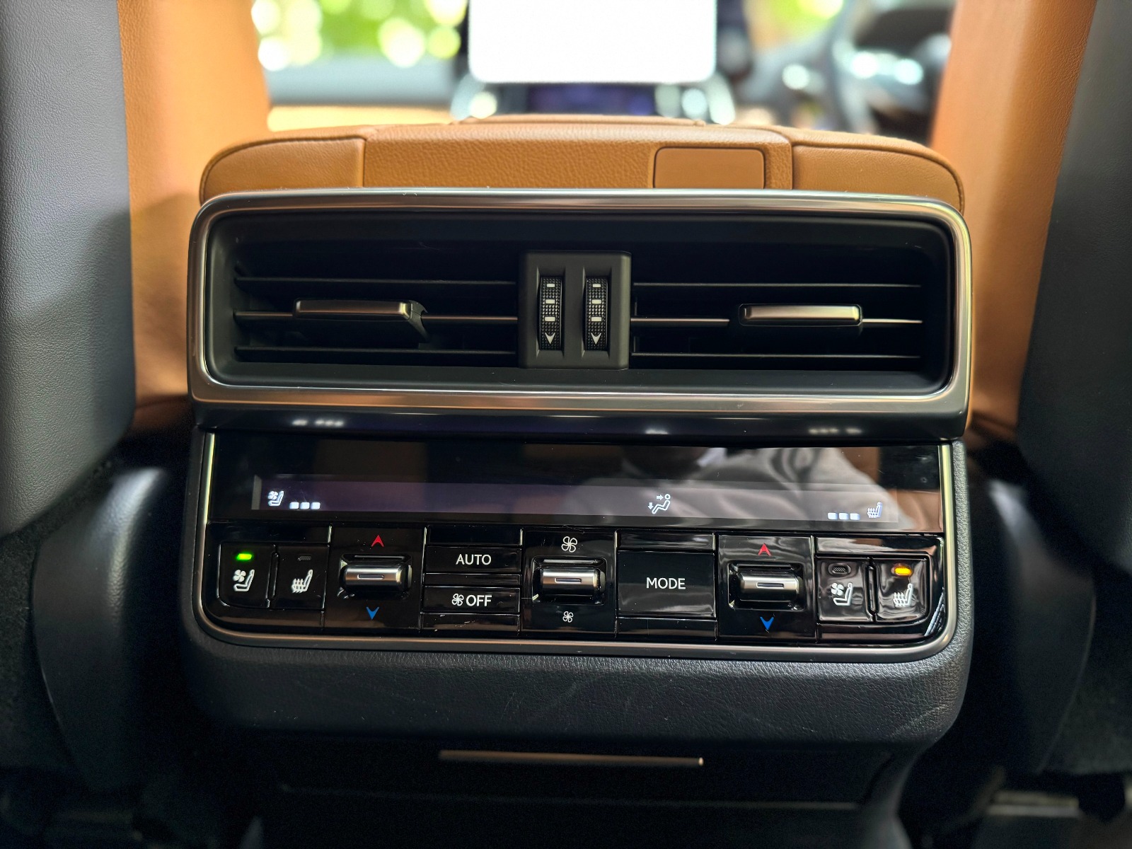 2022 Lexus LX600 photo 18