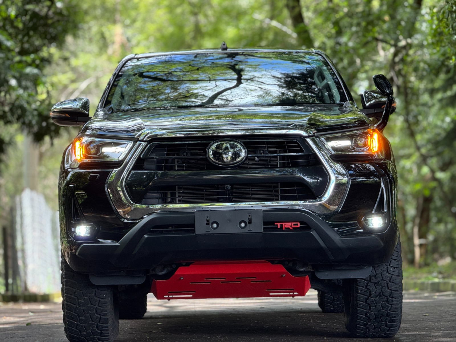 Toyota 𝐇𝐈𝐋𝐔𝐗