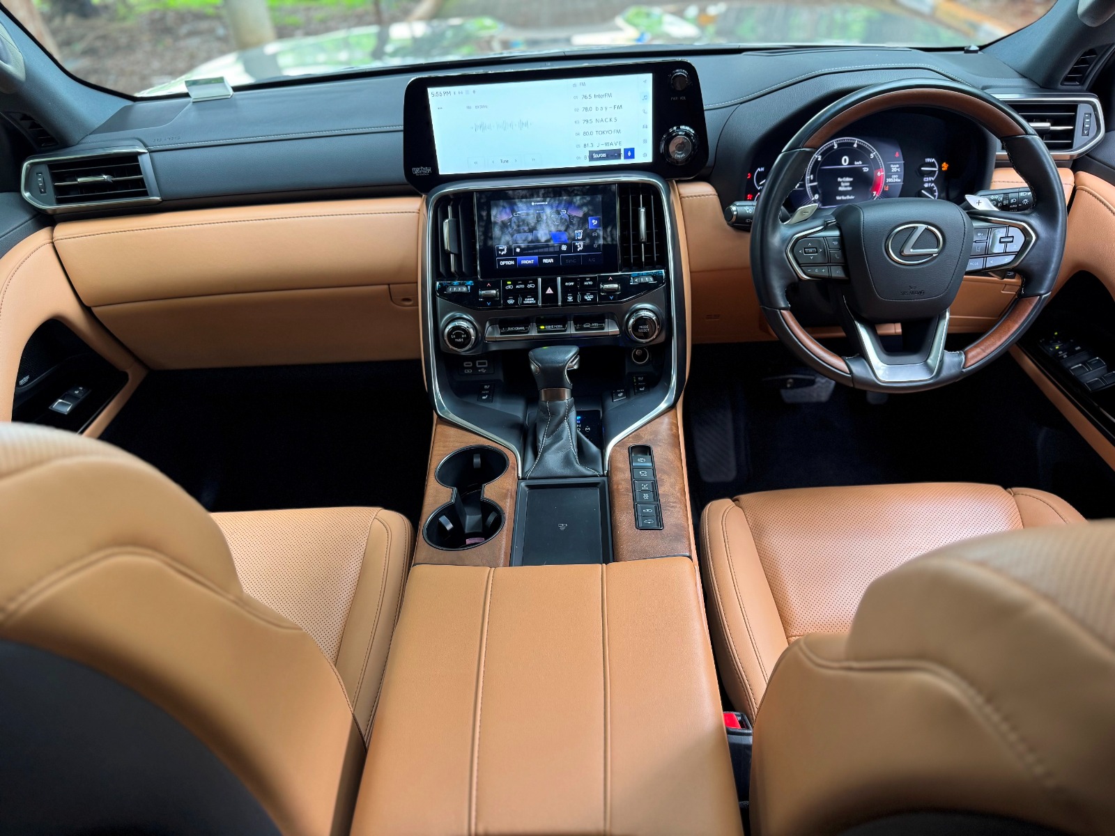 2022 Lexus LX600 photo 17