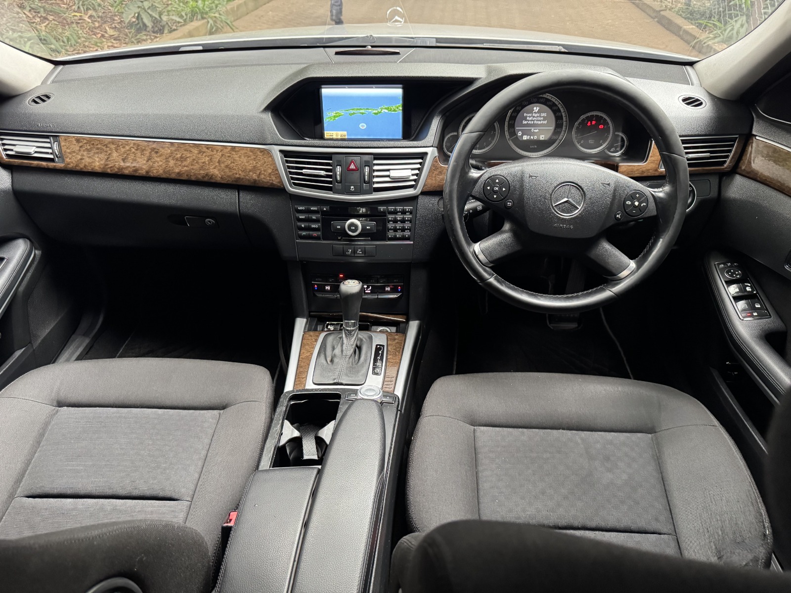 2010 Mercedes 𝐌𝐞𝐫𝐜𝐞𝐝𝐞𝐬 𝐁𝐞𝐧𝐳 𝐄𝟐𝟓𝟎 photo 6