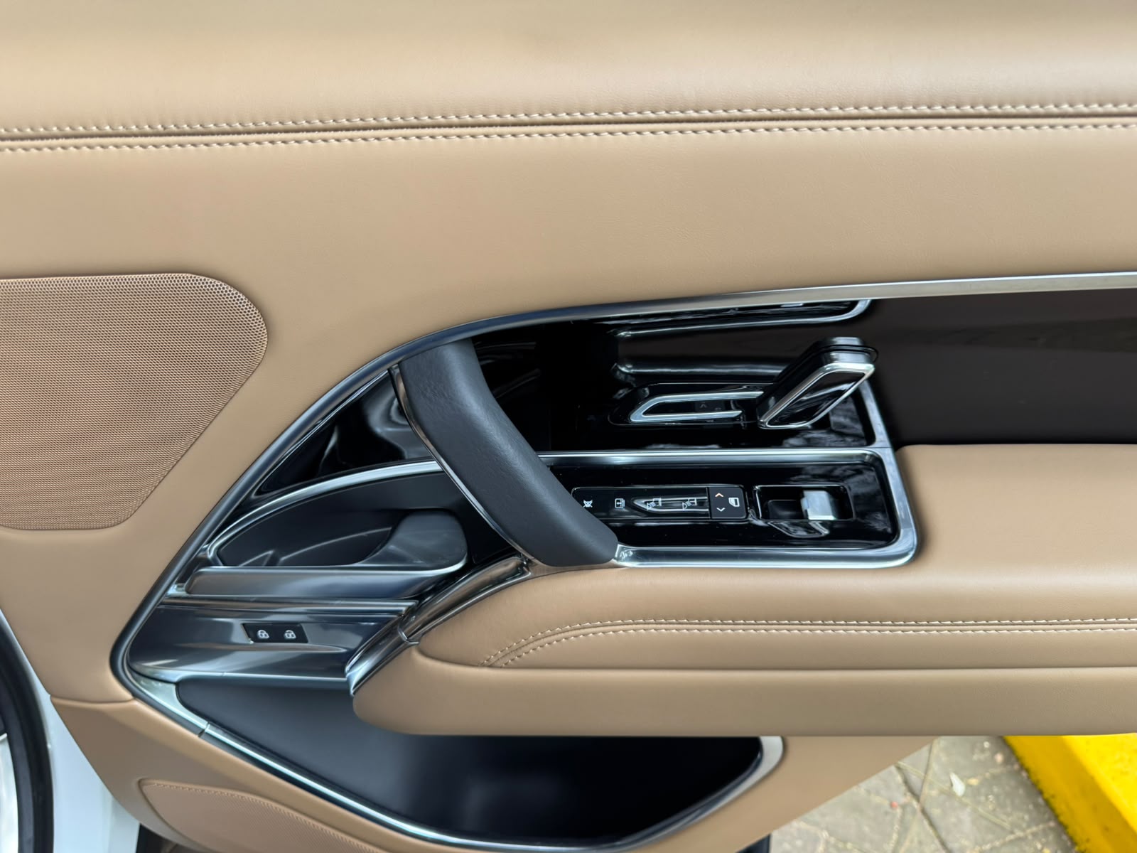 2023 Land Rover 𝐑𝐀𝐍𝐆𝐄 𝐑𝐎𝐕𝐄𝐑 𝐕𝐎𝐆𝐔𝐄 𝐃𝟑𝟎𝟎 photo 8