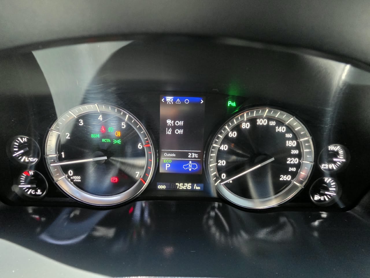 2016 Lexus LX570 photo 7