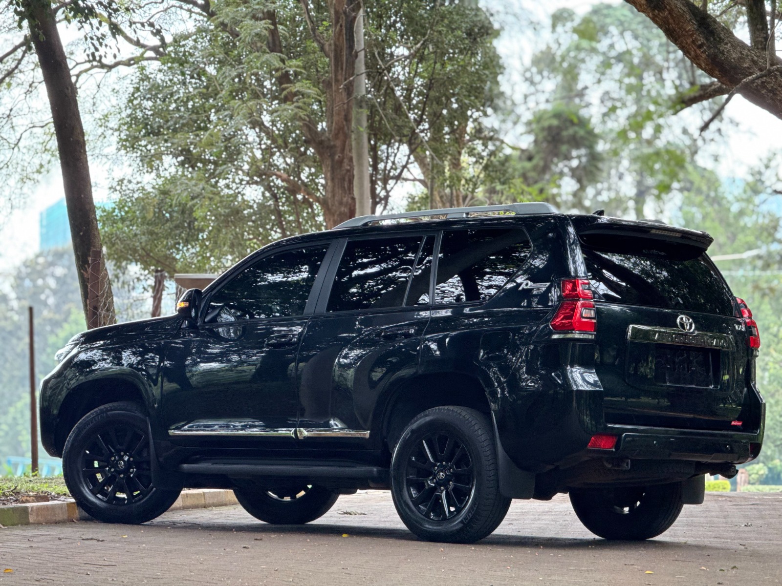 2021 Toyota LANDCRUISER-PRADO-TX.L photo 2