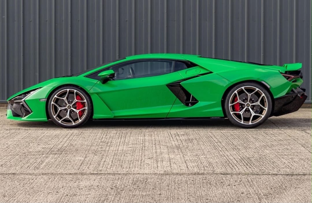 2024 Lamborghini Revuelto photo 9