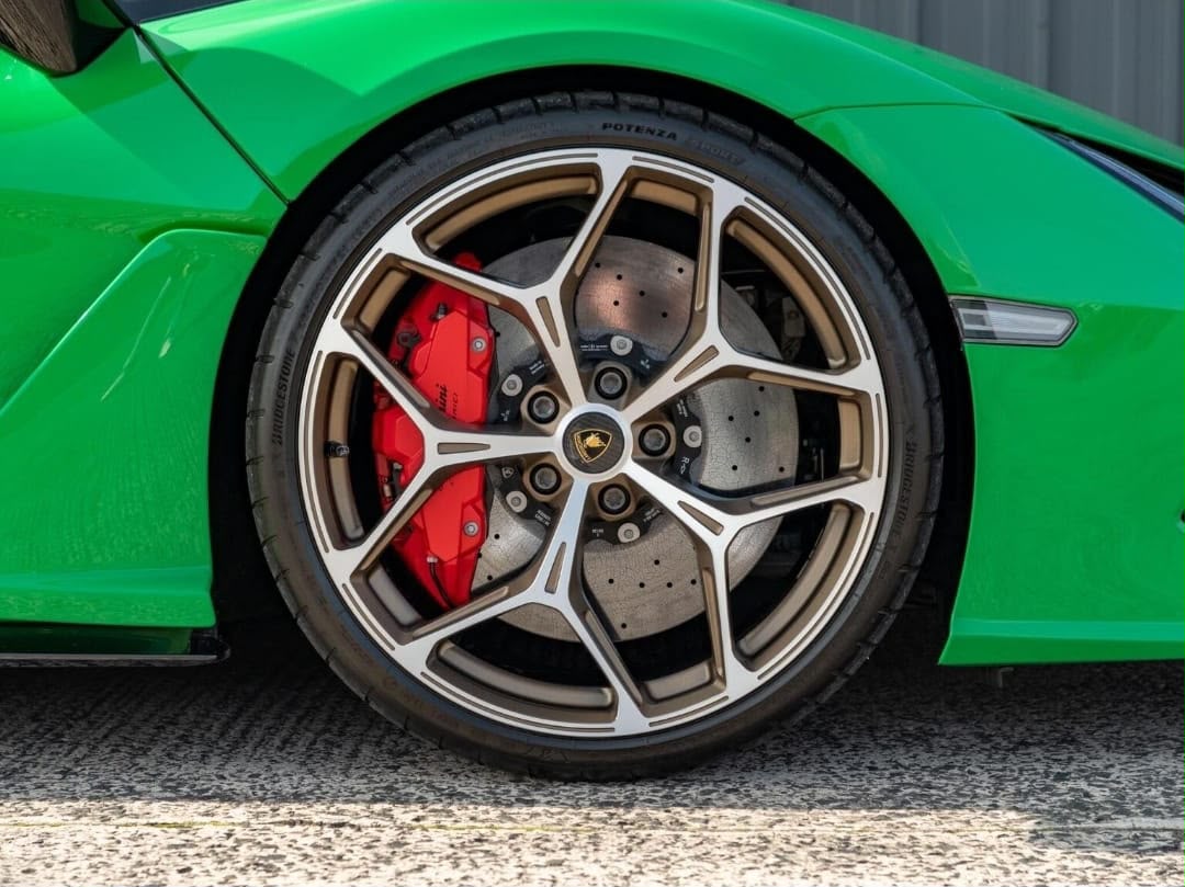 2024 Lamborghini Revuelto photo 5
