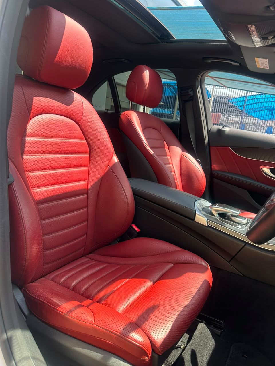 2019 Mercedes C200 photo 7