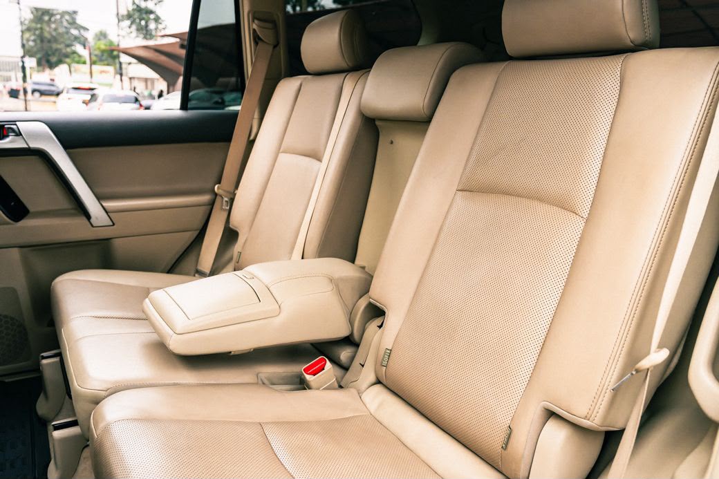 2021 Toyota Land Cruiser Prado VXL photo 4