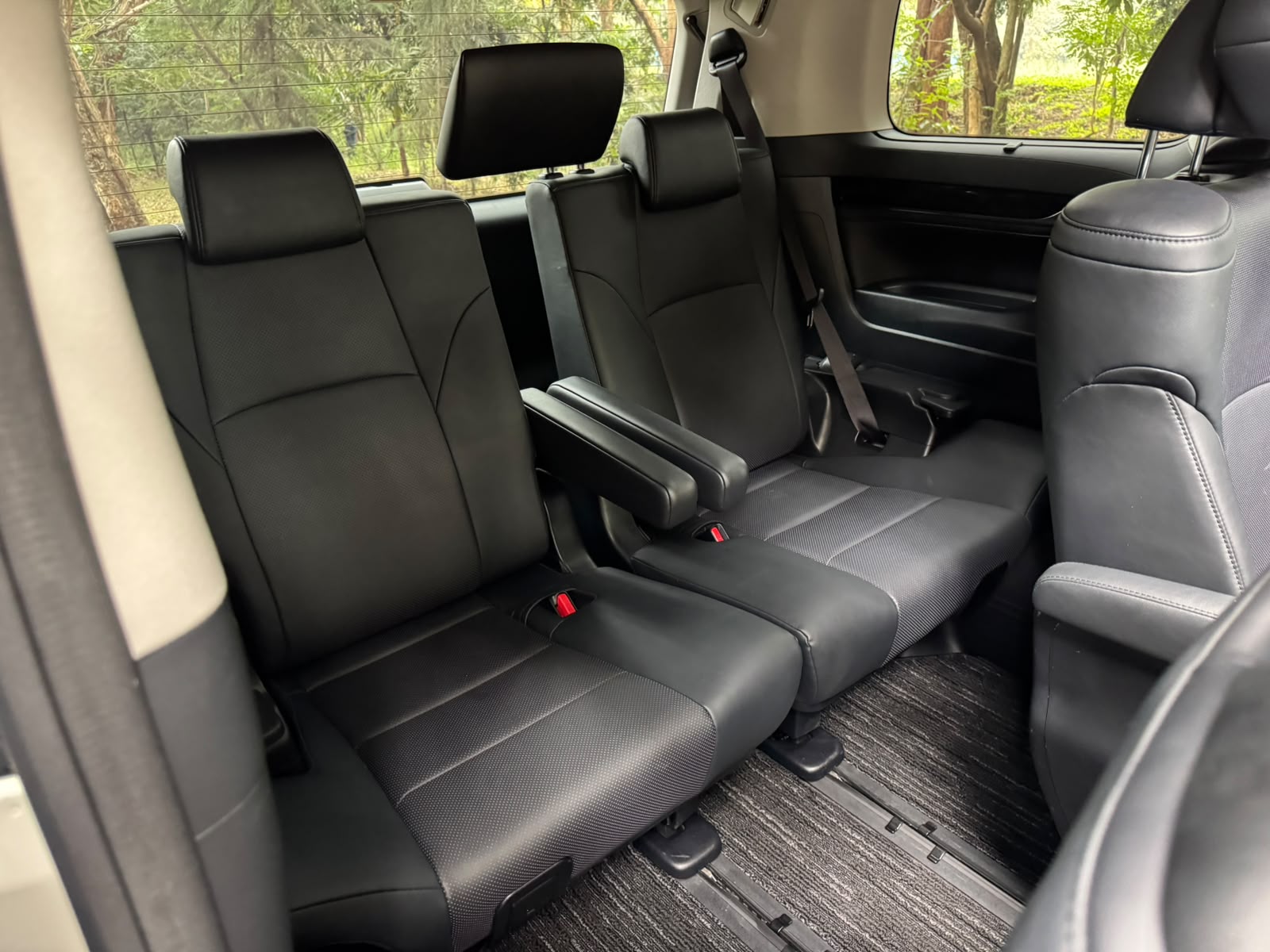 2019 Toyota 𝐕𝐄𝐋𝐋𝐅𝐈𝐑𝐄 photo 13