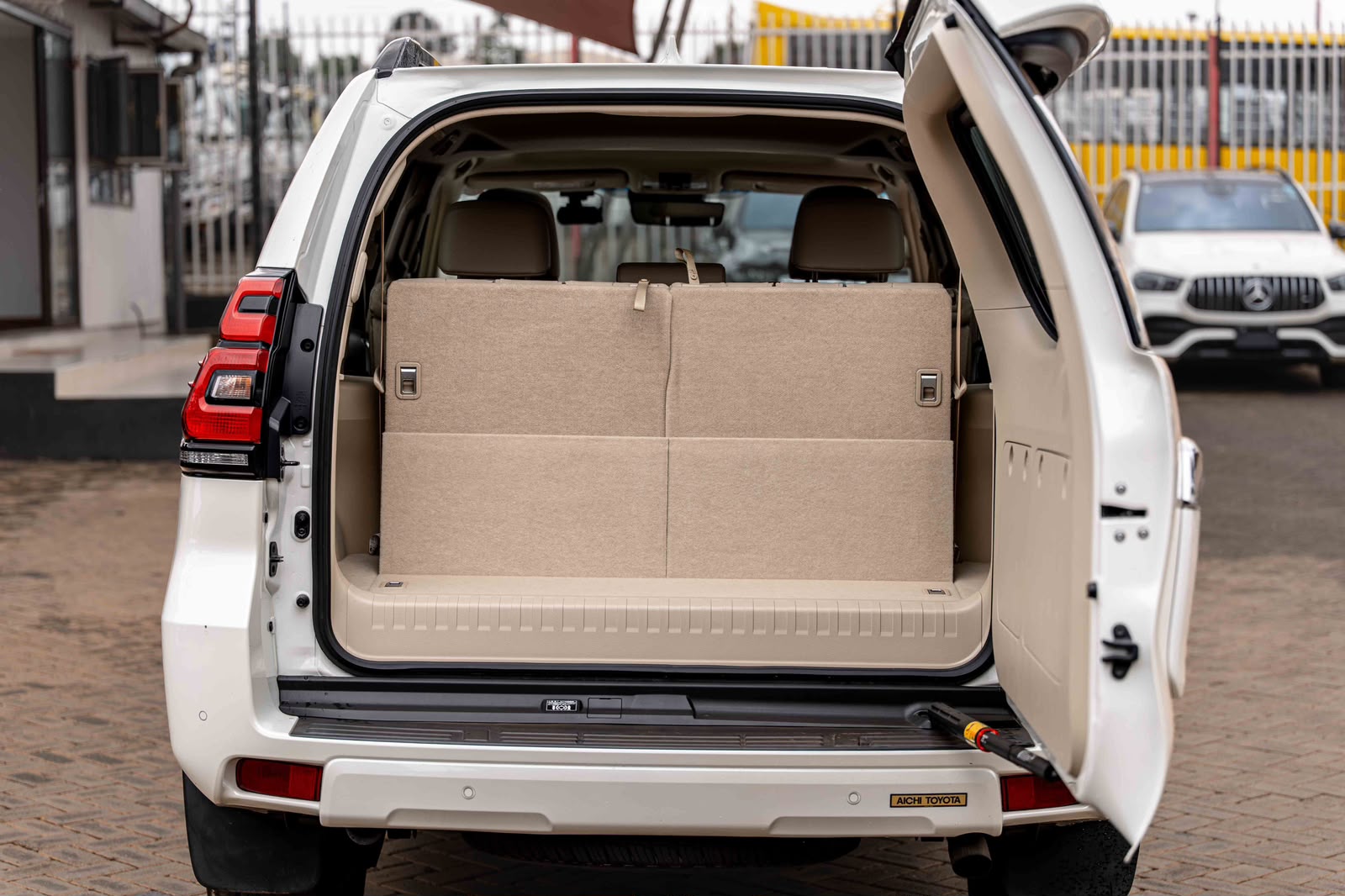 2020 Toyota PRADO TXL photo 4