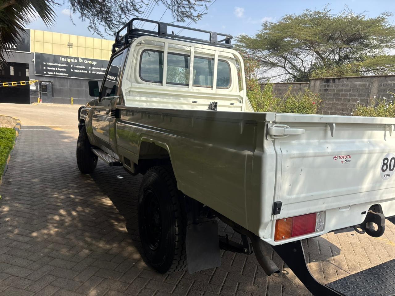 2023 Toyota Land Cruiser 79 Pickup EXUN photo 8