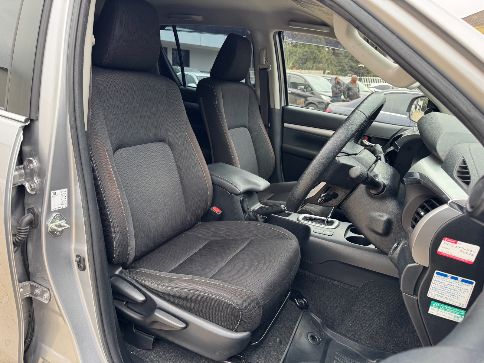 2020 Toyota HILUX photo 16