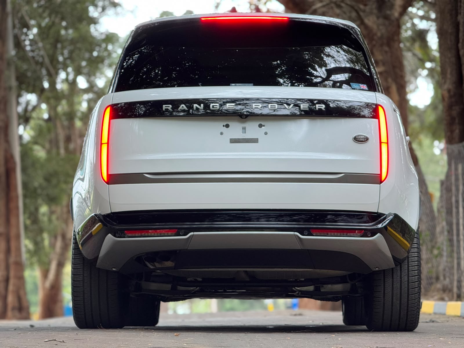 2023 Land Rover 𝐑𝐀𝐍𝐆𝐄 𝐑𝐎𝐕𝐄𝐑 𝐕𝐎𝐆𝐔𝐄 𝐃𝟑𝟎𝟎 photo 3