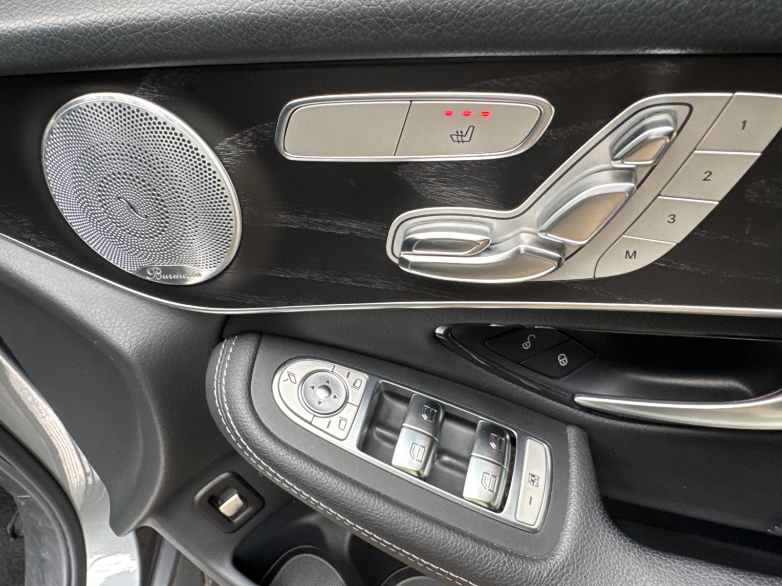 2019 Mercedes 𝐆𝐋𝐂𝟐𝟓𝟎 𝟒𝐌𝐀𝐓𝐈𝐂 photo 5
