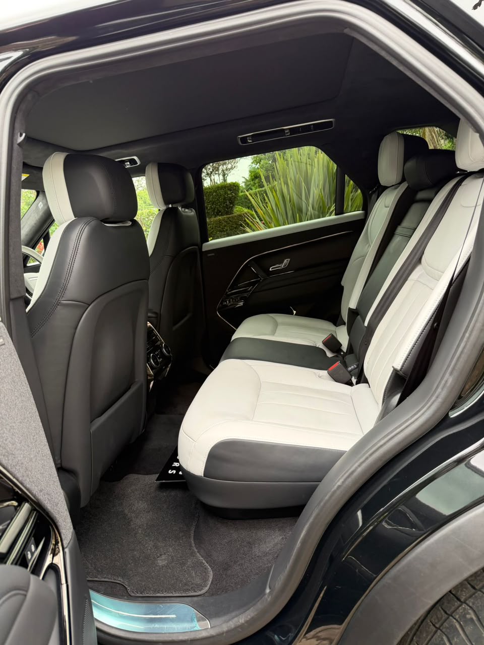 2023 Land Rover Autobiography (New Shape) photo 13