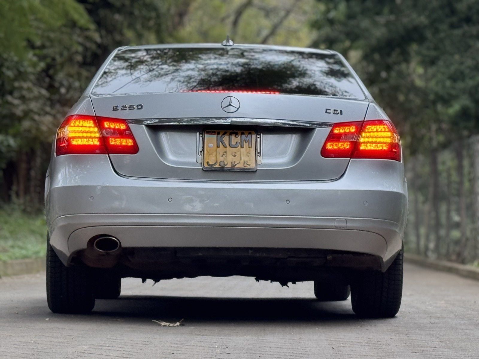 2010 Mercedes 𝐌𝐞𝐫𝐜𝐞𝐝𝐞𝐬 𝐁𝐞𝐧𝐳 𝐄𝟐𝟓𝟎 photo 3