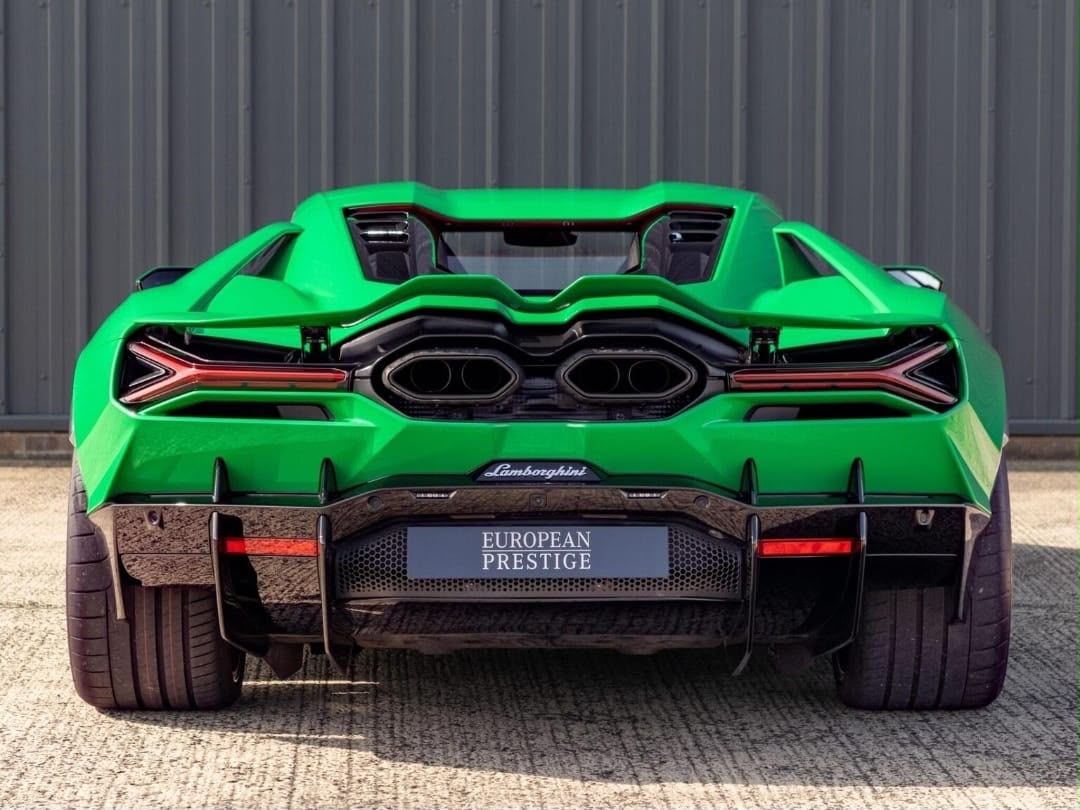 2024 Lamborghini Revuelto photo 3