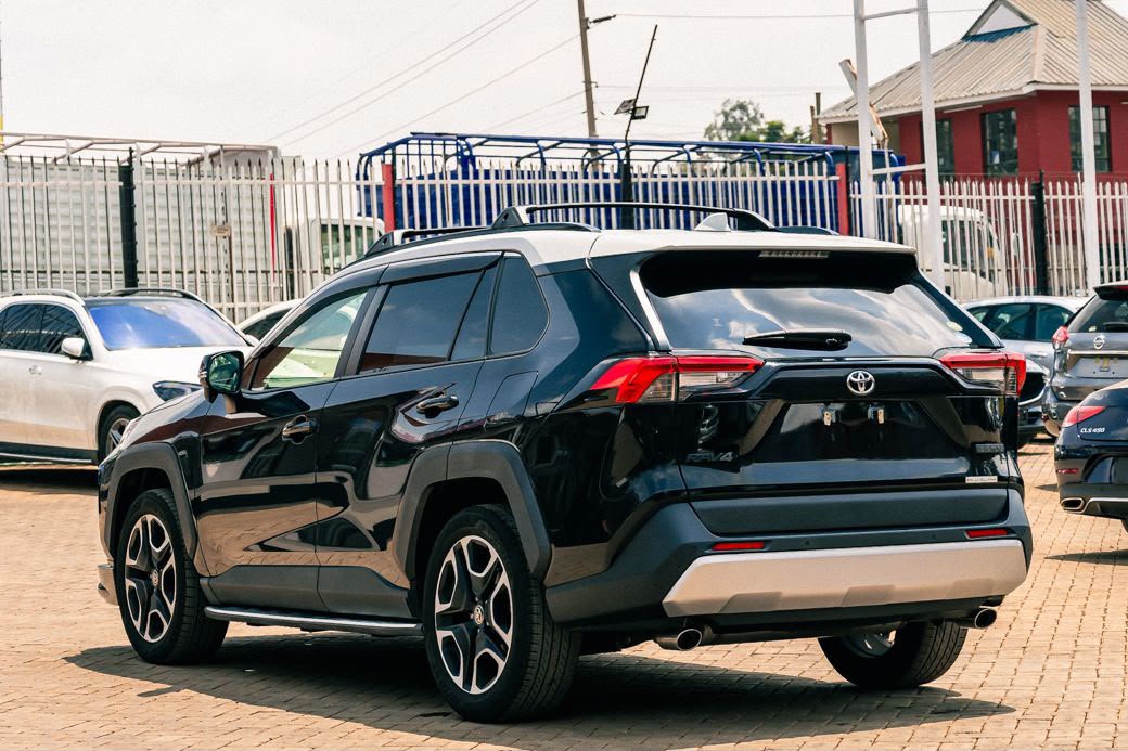 2020 Toyota RAV4 Adventure photo 8
