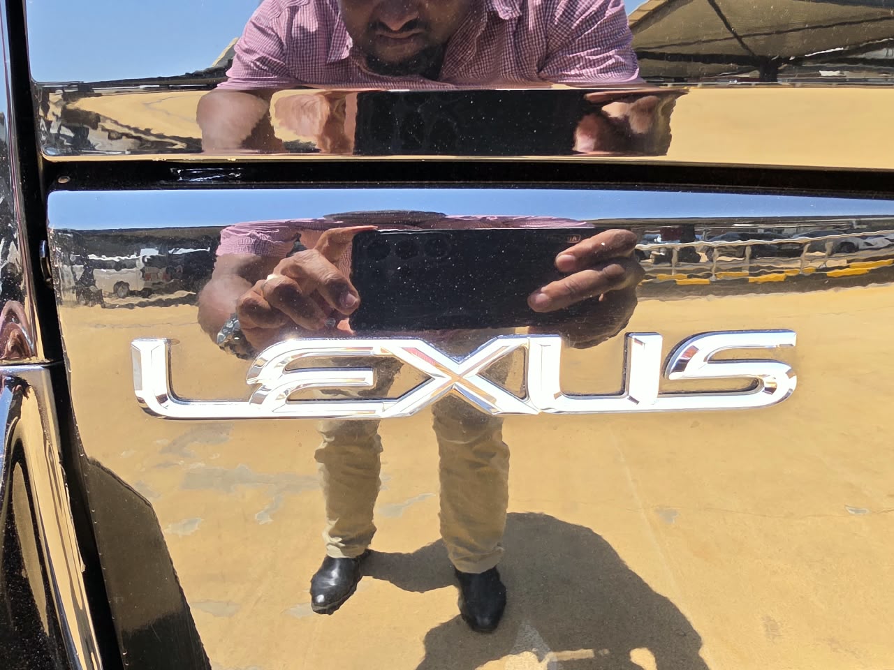 2016 Lexus LX570 photo 16