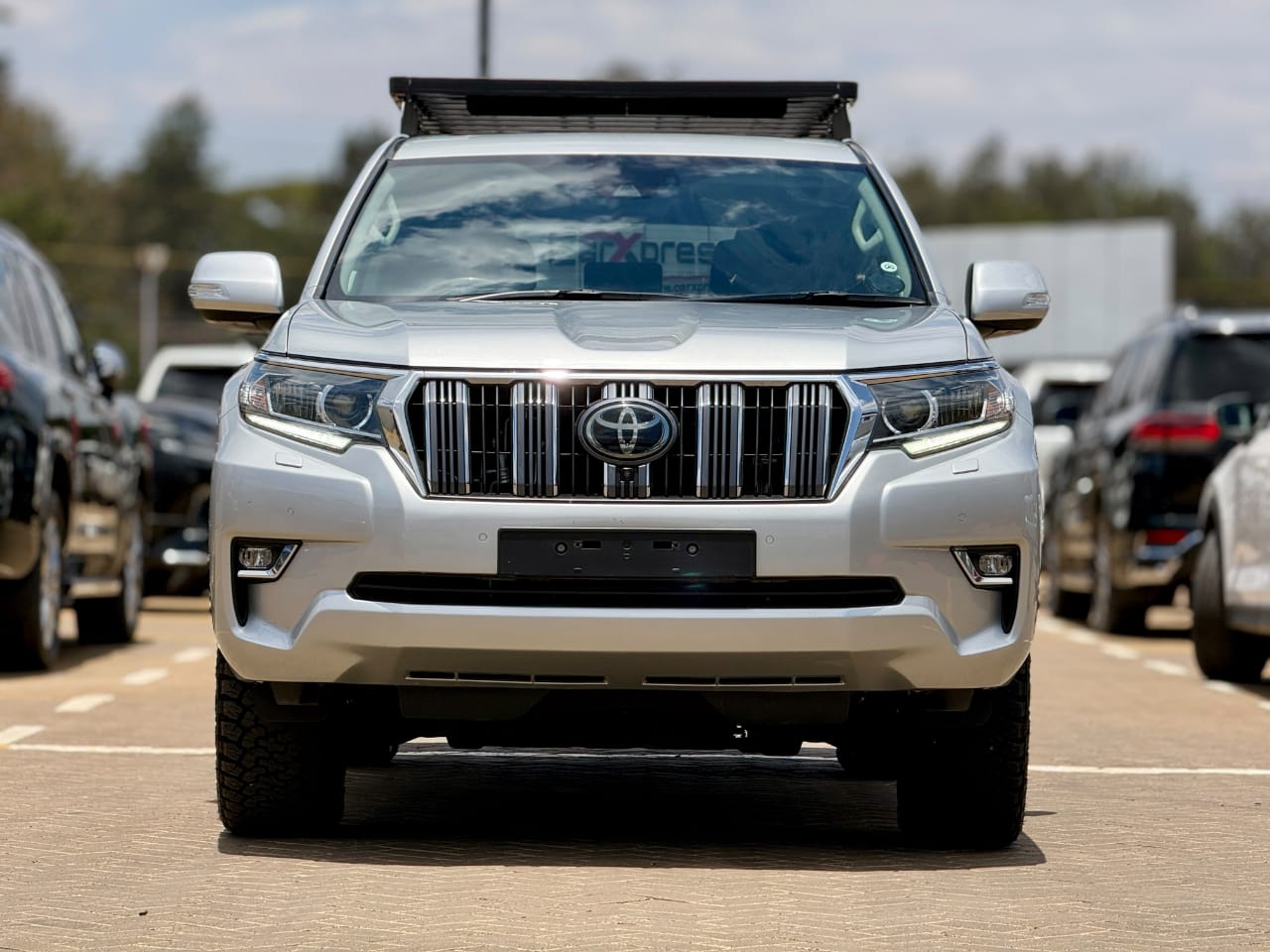 2021 Toyota LAND CRUISER PRADO VXL photo 3
