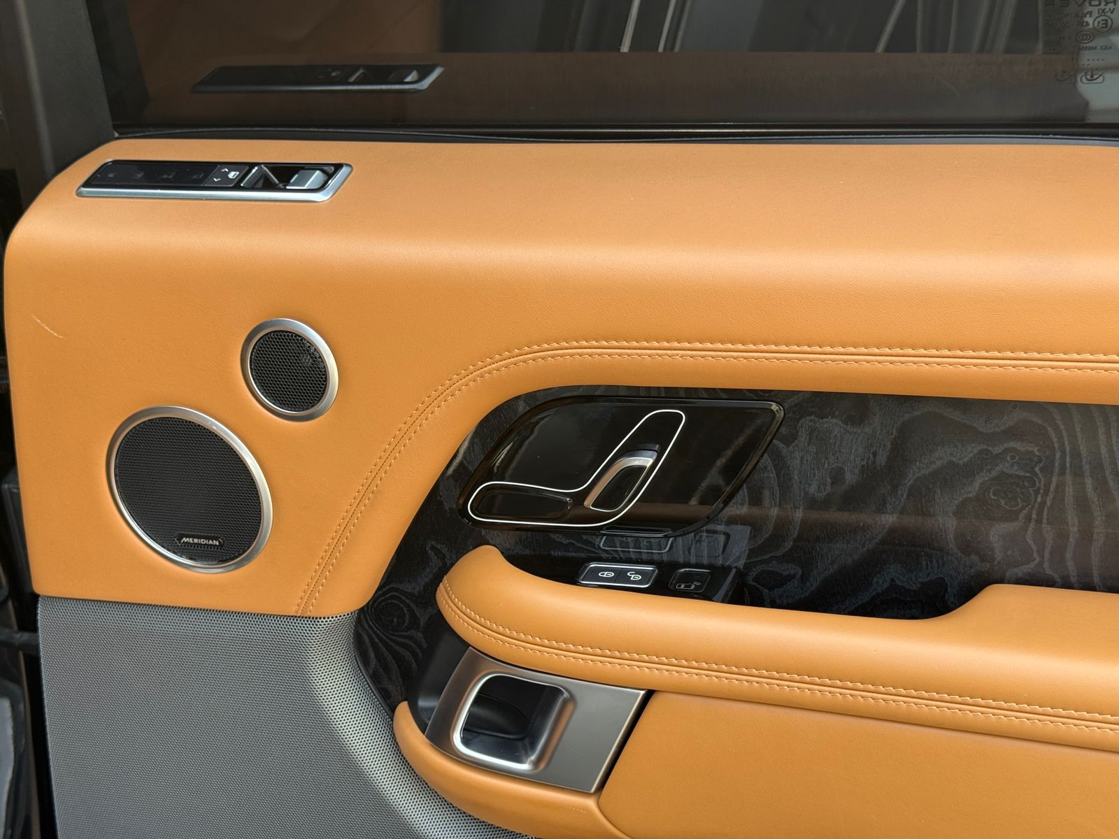 2018 Land Rover Range Rover Vogue photo 7