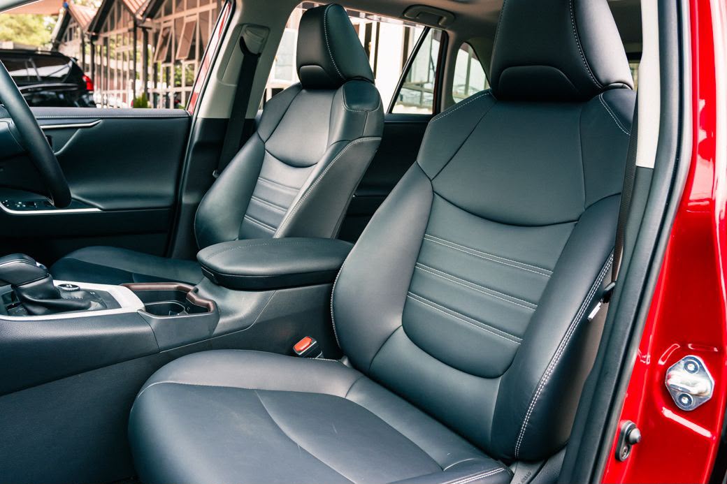 2019 Toyota RAV4 Hybrid photo 9