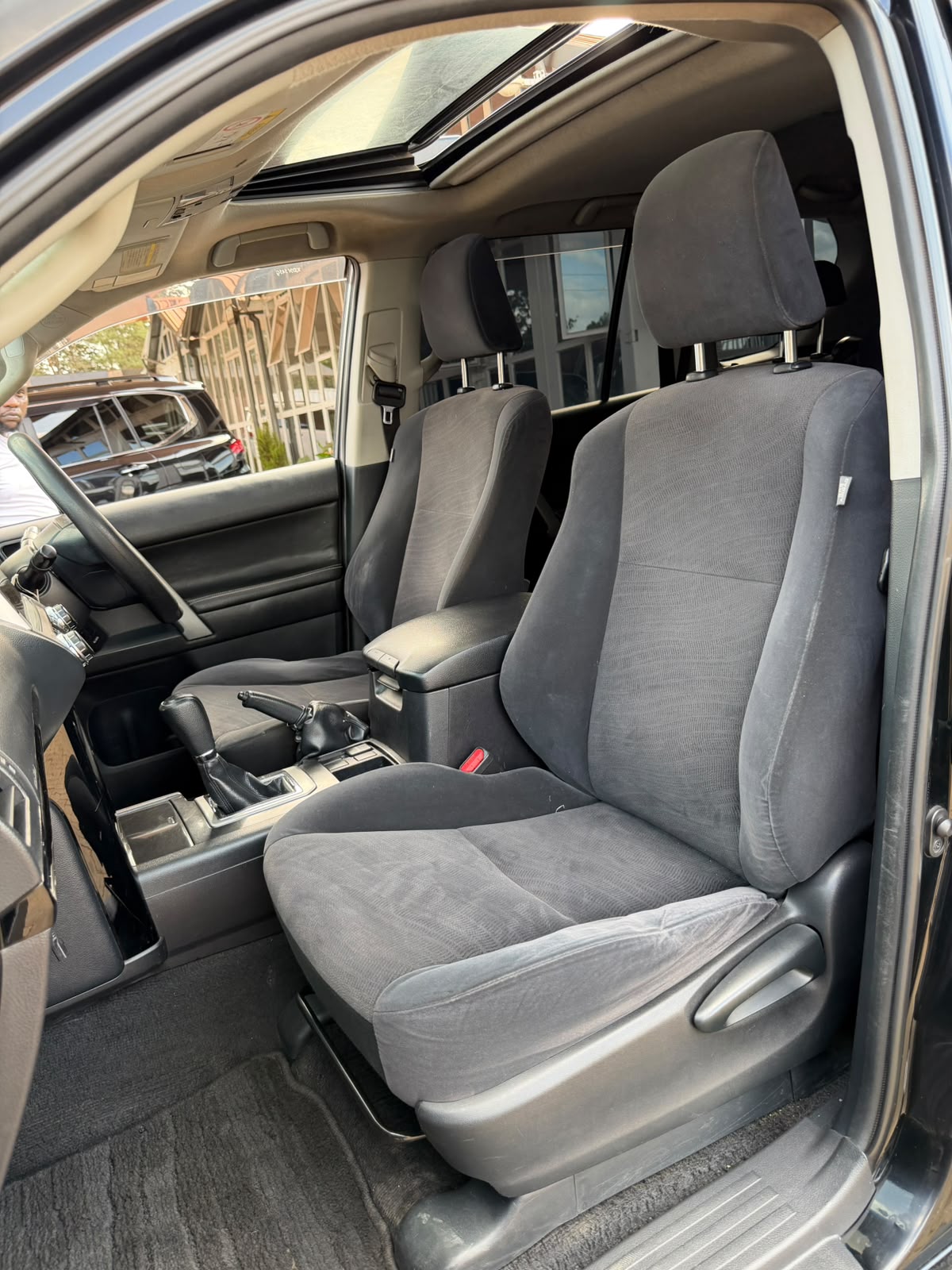 2016 Toyota Land Cruiser Prado J150 photo 4