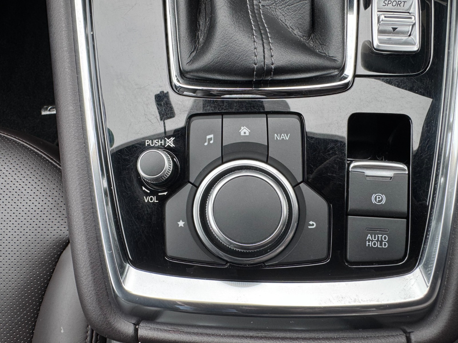 2026 Mazda 𝐂𝐗-𝟖 𝐀𝐖𝐃 photo 18