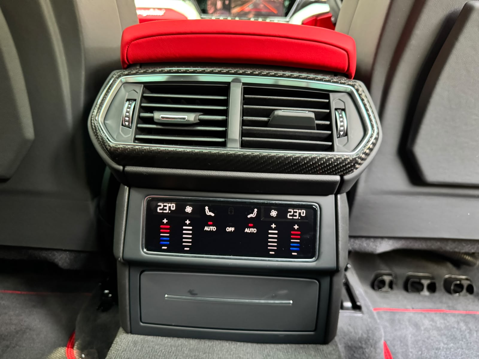 2020 𝐋𝐚𝐦𝐛𝐨𝐫𝐠𝐡𝐢𝐧𝐢 Urus photo 7